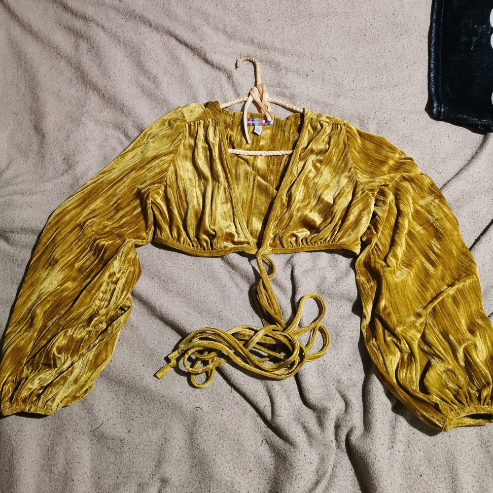 (3/$30) Elegant Gold Women's Top